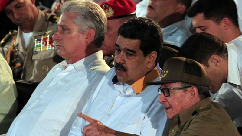 Miguel Diaz-Canel (l), Präsident von Kuba, Nicolas Maduro, Präsident von Venezuela, und Raul Castro, Erster Sekretär der Kommunistischen Partei Kubas, während eines Gipfels in Havanna. Miguel Diaz-Canel (l), Präsident von Kuba, Nicolas Maduro, Präsident von Venezuela, und Raul Castro, Erster Sekretär der Kommunistischen Partei Kubas, während eines Gipfels in Havanna.