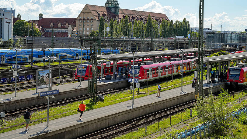 Blick auf den Bahnhof Donnersbergerbr&uuml;cke. (Archivbild)