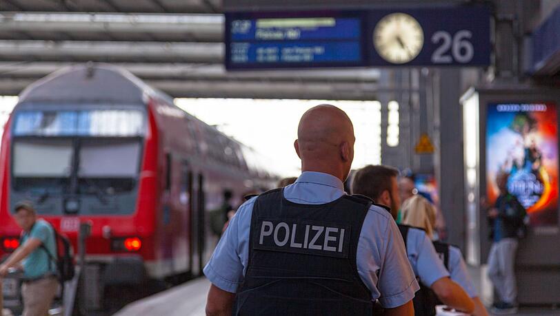 Das fl&auml;chendeckende Alkoholverbot an allen deutschen Bahnh&ouml;fen soll auch mithilfe der Bundespolizei durchgesetzt werden.