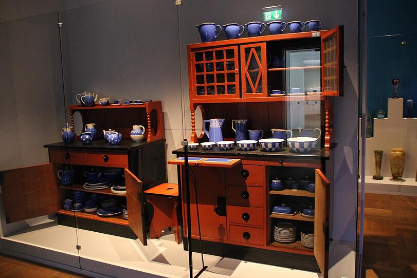 Hauptsache blau: Geschirrsammlung von 1930.