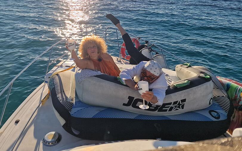 Nilli weiß, wie man das Leben genießt. Sie tut es auf Mallorca. Aber: Sie sucht einen Partner, der Natur, Strand, Alltag und das Bett teilt. Ob Vanel der Richtige ist? Nilli weiß, wie man das Leben genießt. Sie tut es auf Mallorca. Aber: Sie sucht einen Partner, der Natur, Strand, Alltag und das Bett teilt. Ob Vanel der Richtige ist?