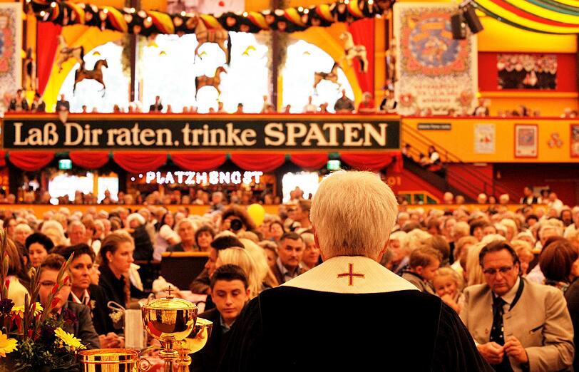 Der traditionelle Oktoberfest-Gottesdienst: Für eine friedliche Wiesn haben am Donnerstag Schausteller, Festwirte und Besucher auf dem Münchner Oktoberfest gebetet.