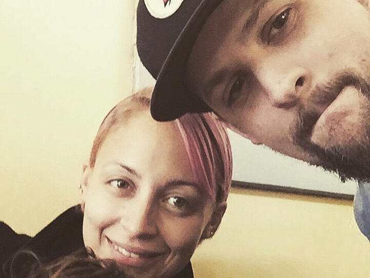 Joel Madden zeigt sich auf seinem neuesten Instagram-Selfie an der Seite von Nicole Richie