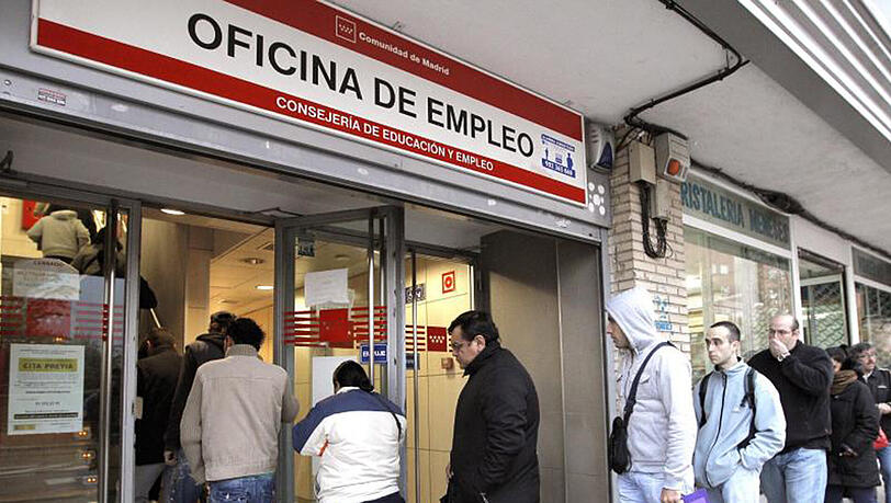 Arbeitsamt in Madrid: In den vergangenen vier Jahren ist die Arbeitslosenzahl in Spanien insgesamt um mehr als eine Million reduziert worden. Arbeitsamt in Madrid: In den vergangenen vier Jahren ist die Arbeitslosenzahl in Spanien insgesamt um mehr als eine Million reduziert worden.