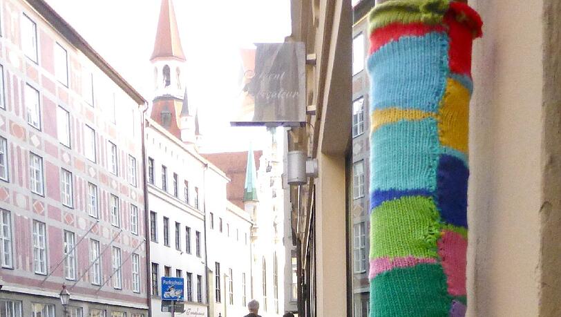 Diese Regenrinnen sind eindeutig die farbenfrohsten der Stadt. Diese Regenrinnen sind eindeutig die farbenfrohsten der Stadt.