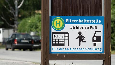 "Elterntaxis" sind selten gern gesehen. (Symbolbild)