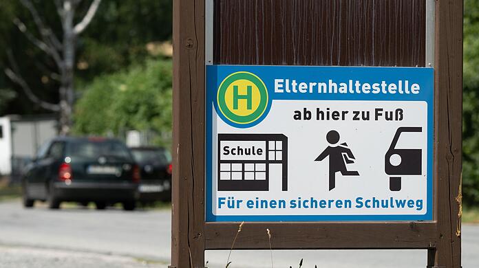 "Elterntaxis" sind selten gern gesehen. (Symbolbild)