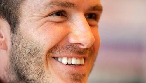 "Er übernimmt die Überzeugung seiner Frau Victoria": David Beckham. "Er übernimmt die Überzeugung seiner Frau Victoria": David Beckham.