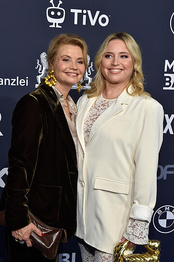 Annette Frier und Schwester Caroline Frier