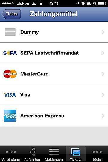 Zum Abschluss der Registrierung müssen Sie noch eine Zahlungsart auswählen. Möglich sind: Bankeinzug, Visakarte, Master-Card oder American Express. Auch hierfür müssen Sie jeweils Ihre Daten hinterlassen! Beim Kauf bucht die App automatisch den passenden Betrag von Ihrem Konto oder Ihrer Kreditkarte ab.