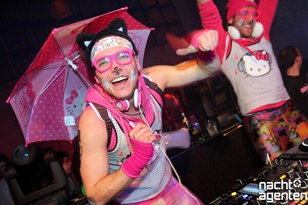 Und nochmal die 90ger! "We love 90?s &ndash; mit dem DJ Team Mütze Katze" war das Motto am Mittwoch im Neuraum.