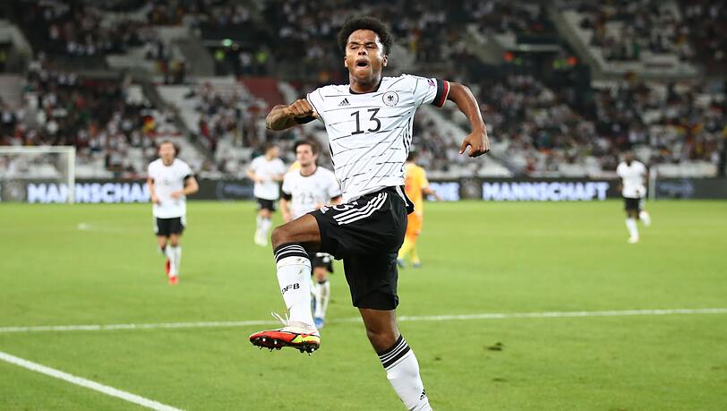 Nationalspieler Karim Adeyemi wechselt zu Borussia Dortmund - und Regionalligist Unterhaching kann dank des warmen Millionenregens größer planen. (Archivbild)