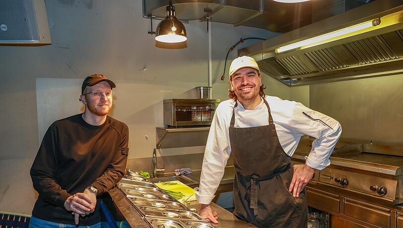 Sebastian Sederer (l.) und Vincent Sauter führen das Restaurant und haben das Konzept für das neue Blitz Bar und Bistro entwickelt.