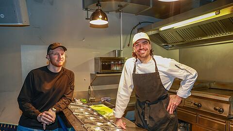 Sebastian Sederer (l.) und Vincent Sauter führen das Restaurant und haben das Konzept für das neue Blitz Bar und Bistro entwickelt.