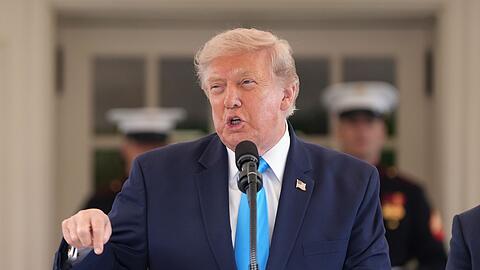 Der Friedensrat soll nach Darstellung Trumps die "vollständige Entwaffnung" der Hamas vereinbart haben. Der Friedensrat soll nach Darstellung Trumps die "vollständige Entwaffnung" der Hamas vereinbart haben.