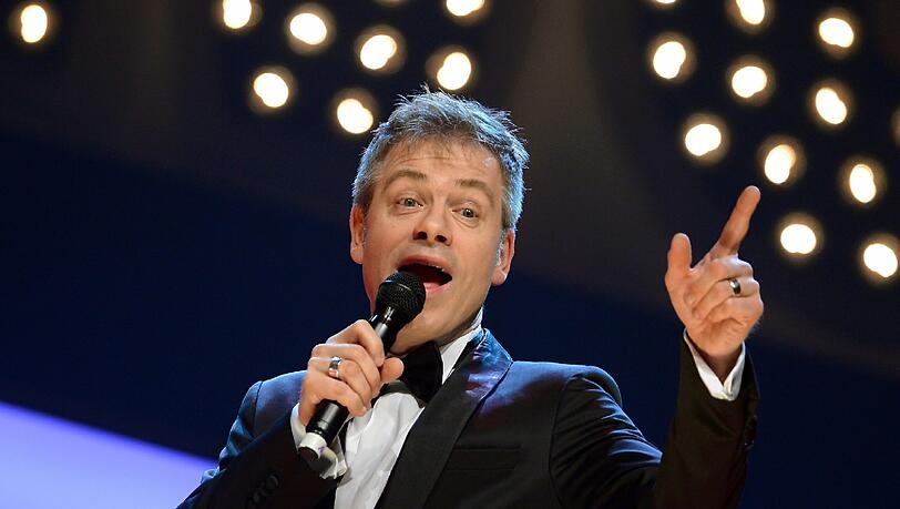 Komiker, Autor, Sänger und Entertainer: Michael Mittermeier rockt auch die ganz großen Bühnen – nicht nur in Deutschland. Komiker, Autor, Sänger und Entertainer: Michael Mittermeier rockt auch die ganz großen Bühnen – nicht nur in Deutschland.