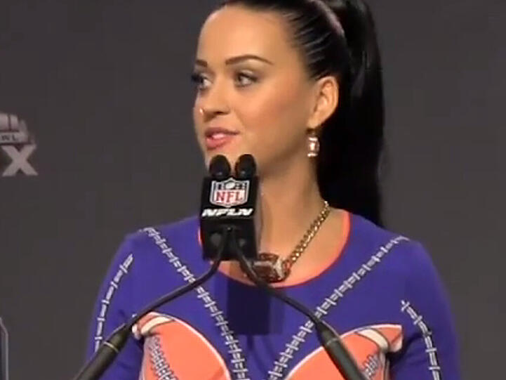 Katy Perry bei der Pressekonferenz zu ihrem Super-Bowl-Auftritt. Die Sängerin wird in der Halbzeit auftreten.
