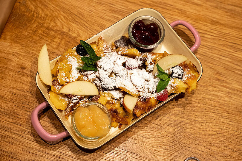 Auch Menschen, die es lieber süß mögen, kommen auf ihre Kosten: mit Kaiserschmarrn zum Beispiel.