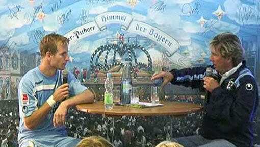 Stefan Aigner im Hacker-Pschorr-Fantalk mit Moderator Stefan Schneider. Stefan Aigner im Hacker-Pschorr-Fantalk mit Moderator Stefan Schneider.