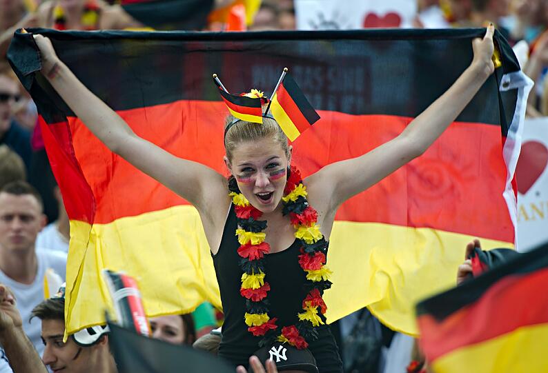 Public Viewing bei Deutschland gegen die USA. Die Bilder von der Berliner Fanmeile.