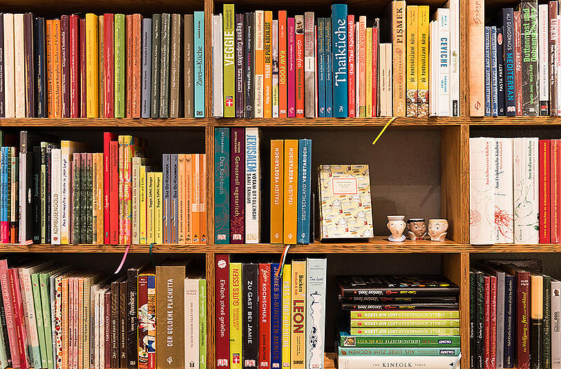 Der Dieb konnte Bücher im Wert von rund 20.000 Euro stehlen. (Archivbild)