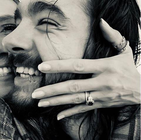 Mit diesem Foto macht Heidi Klum an Heiligabend die Verlobung mit Tom Kaulitz öffentlich: "Ich habe Ja gesagt."