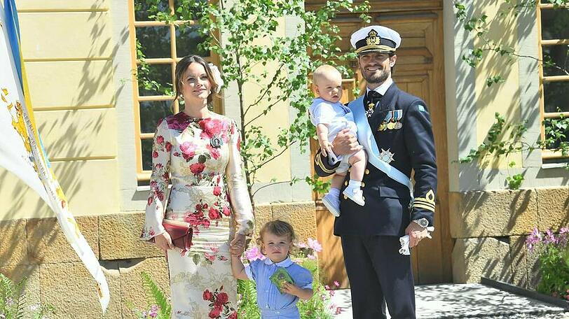 Prinz Alexander (l.) mit seinen Eltern, Prinz Carl Philip und Prinzessin Sofia, samt seinem Brüderchen, Prinz Gabriel.