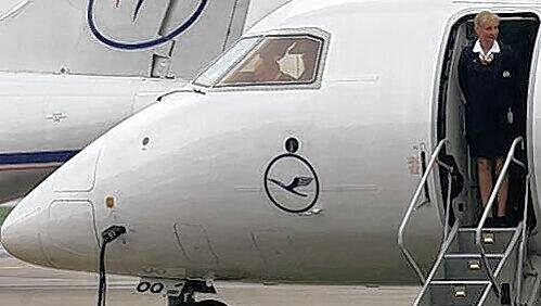 Die Lufthansa-Tochter Eurowings will am Nürnberger Airport 300 Stellen streichen Die Lufthansa-Tochter Eurowings will am Nürnberger Airport 300 Stellen streichen