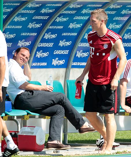 Spaßvogel Ribéry macht die Musik: Der Bayern-star übernahm im Trainingslager kurzerhand das DJ-Pult. Die Bilder