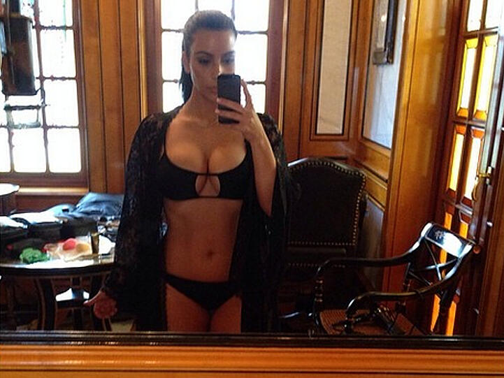 Kim Kardashian sorgte mit ihren aufreizenden Bildern ja schon immer für Aufsehen. Ein paar Beispiele.