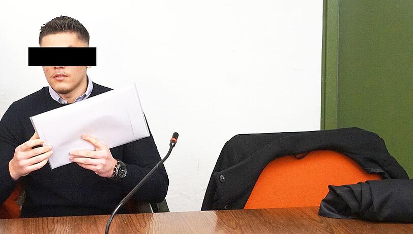 Der Angeklagte. Der Angeklagte.