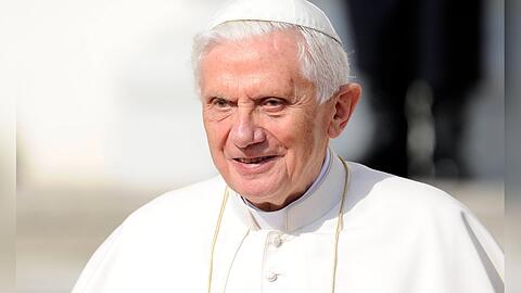 Der emeritierte Papst Benedikt XVI. feiert am Karsamstag seinen 95. Geburtstag.