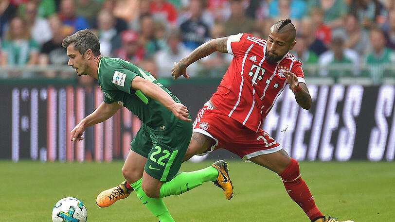 ARTURO VIDAL NOTE 5
Mit einigen Unkonzentriertheiten und Abspielfehlern. Debattierte mit Robben, dann unkonzentriert in der Abwehrarbeit. Versuchte es immer wieder mit Distanzschüssen, die aber zu harmlos waren, etwa in Minute 56. Holte sich eine dumme Gelbe Karte ab (60.). Der &bdquo;Krieger&ldquo;, so nennt er sich ja selbst, hat nun zwei WM-Qualifikationsspiele mit der Nationalelf Chiles vor sich.