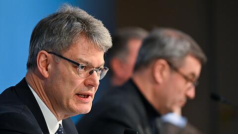 Bundesverkehrsminister Patrick Schnieder brachte auch viel Geld nach Bayern mit.