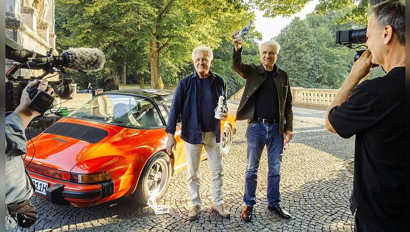 Miroslav Nemec (Kriminalhauptkommissar Ivo Batic, l.) und Udo Wachtveitl (Kriminalhauptkommissar Franz Leitmayr) bei den Dreharbeiten zum "Tatort: Unverg&auml;nglich".