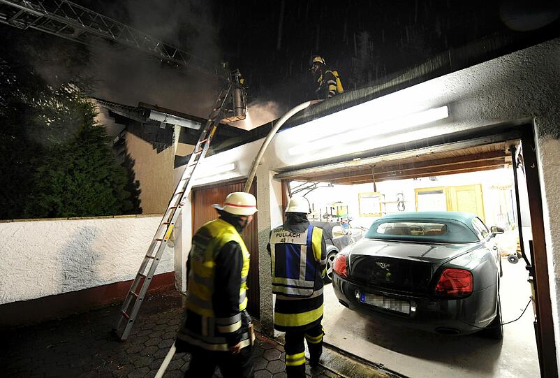 Feuer in Brenos Wohnhaus in Grünwald - Der Bayern-Spieler wurde leicht verletzt. Die Bilder