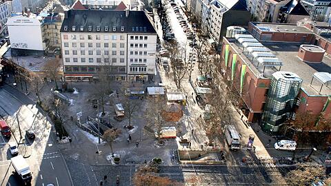Der Rotkreuzplatz und die Wendl-Dietrich-Straße (r) in München-Neuhausen. (Archivbild)
