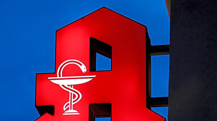 In Bayern gibt es immer weniger Apotheken: Künftig sollen jedoch weiterhin 92 Prozent der Menschen im Freistaat eine Notdienst-Apotheke innerhalb von 20 Kilometern auffinden können.
