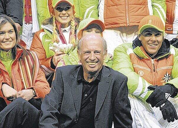 Willy Bogner macht die deutschen Wintersportler natürlich auch bei Olympia 2006 in Turin schon modisch fit. Foto: Martha Schlüter