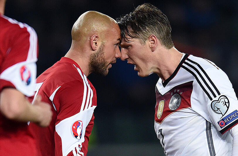 Die Streit-Szene: Schweinsteiger und Kankawa (l.).