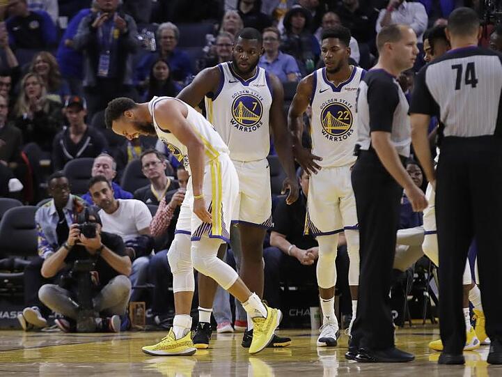 Warriors-Superstar Stephen Curry hat sich die linke Hand gebrochen.