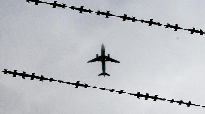 Ein 28-jähriger Kriegsflüchtling aus der Ukraine soll von München aus in seine ursprüngliche Heimat Nigeria abgeschoben werden. (Symbolbild)