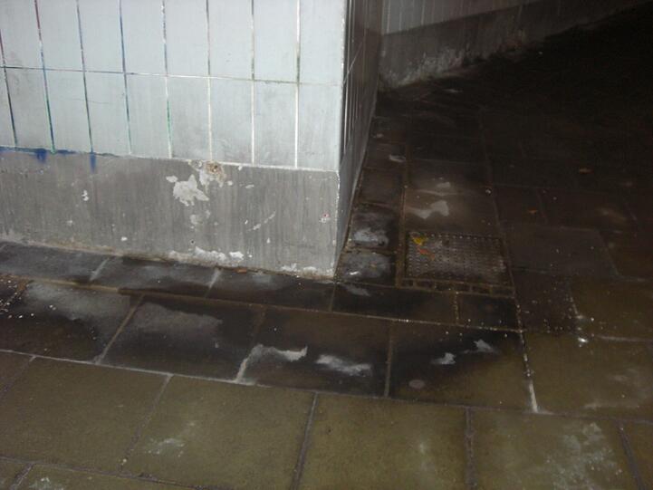 Der Ratzingerplatz in Obersendling: Hier stinkt's, findet AZ-Leser Karl Hirsch.