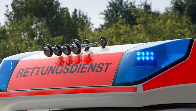 Blaulicht an einem Fahrzeug des Rettungsdienstes. Foto: Soeren Stache/Archivbild Blaulicht an einem Fahrzeug des Rettungsdienstes. Foto: Soeren Stache/Archivbild