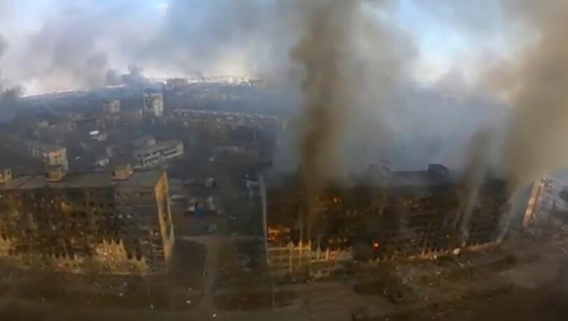 Luftaufnahme von ausgebrannten Hochhäusern in Mariupol. Luftaufnahme von ausgebrannten Hochhäusern in Mariupol.