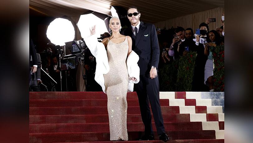 Kim Kardashian und Pete Davidson auf dem roten Teppich der Met Gala 2022.