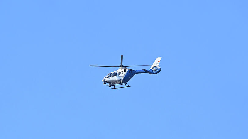 Ein Polizeihubschrauber kreiste über der Landeshauptstadt.