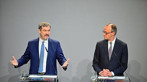 Für CSU-Chef Söder wird CDU-Chef Merz nicht nur eine Legislatur lang Kanzler in Deutschland bleiben. (Archivbild)