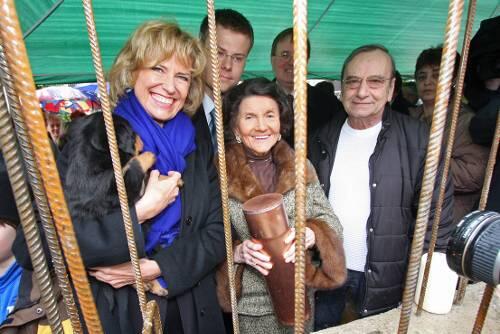 Glücklich bei der Grundsteinlegung fürs Welpenhaus: Dagmar Wöhrl, Marcus König, Henriette Schmidt-Burkhardt, Denny Baruch.