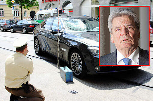 Horror-Unfall im Lehel im Juni 2010: Die Limousine von Joachim Gauck rammt einen Radler...